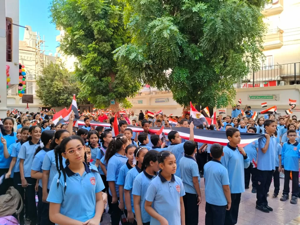 روح أكتوبر تتجدد في قنا.. احتفالية متميزة بمدرسة الراهبات الفرنسيسكان 20 - جريدة المساء