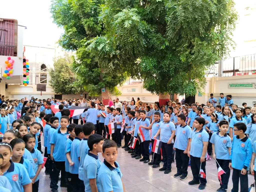 روح أكتوبر تتجدد في قنا.. احتفالية متميزة بمدرسة الراهبات الفرنسيسكان 30 - جريدة المساء