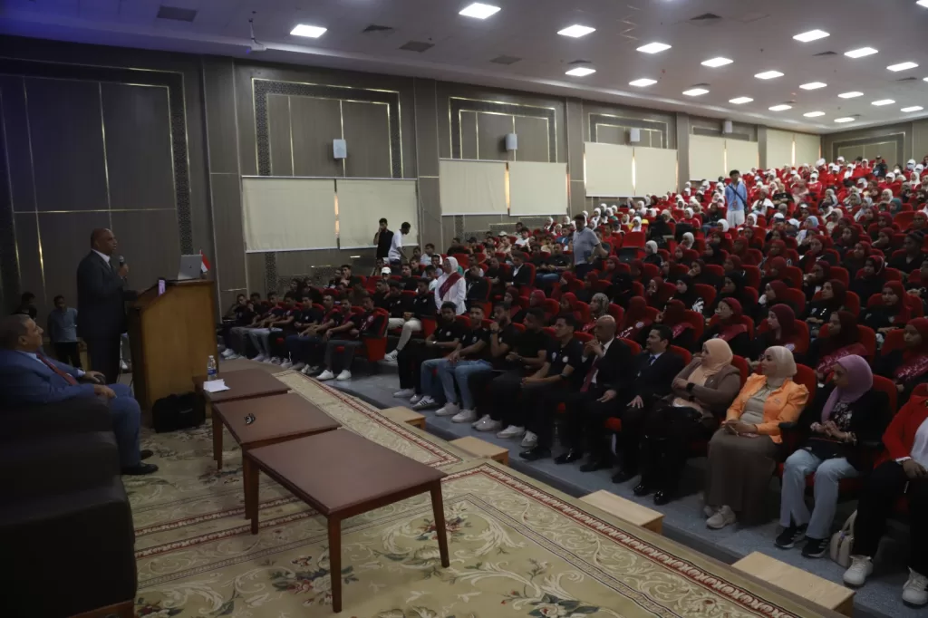 "طلاب من أجل مصر" تستلهم روح أكتوبر في ندوة وطنية بجامعة جنوب الوادي 22 - جريدة المساء