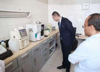 نائب وزير الصحة تفقد غرفة الخط الساخن (137) بالإسكندرية 21 - جريدة المساء