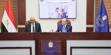 هيئة الدواء تبحث مع نقباء الصيادلة آليات تنفيذ مشروع التتبع الدوائي 2 - جريدة المساء هيئة الدواء تبحث مع نقباء الصيادلة آليات تنفيذ مشروع التتبع الدوائي 1 - جريدة المساء