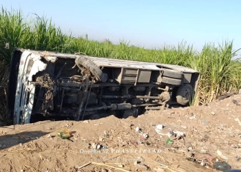 انقلاب أتوبيس عمال تابع لشركة مصر للألومنيوم في قنا وإصابة 18 شخصًا 17 - جريدة المساء