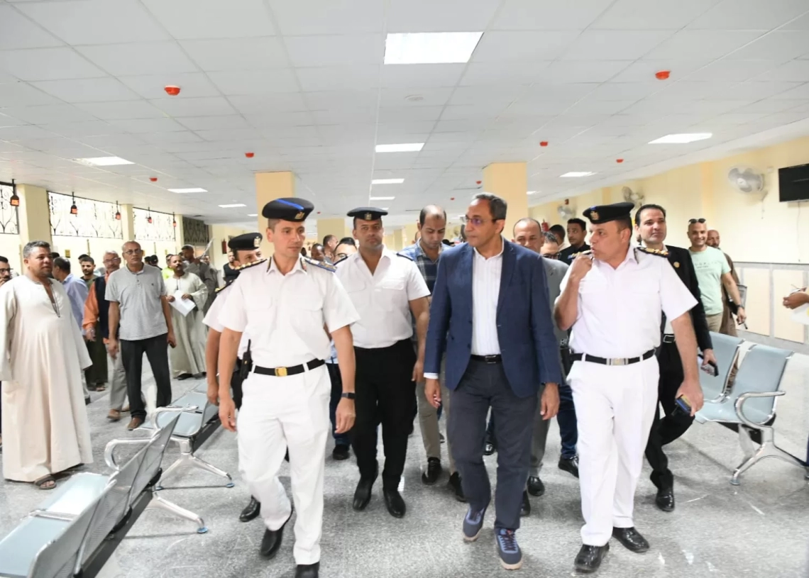 محافظ قنا يتفقد مبنى المرور الجديد بنجع حمادي  19 - جريدة المساء