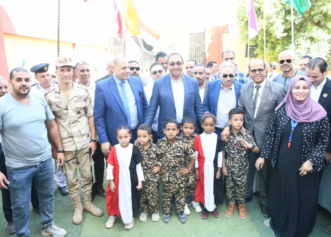 محافظ قنا يفتتح مدرسة علي خليل للتعليم الأساسي بالعركي بعد إحلالها وتجديدها 19 - جريدة المساء