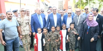 محافظ قنا يفتتح مدرسة علي خليل للتعليم الأساسي بالعركي بعد إحلالها وتجديدها 1 - جريدة المساء