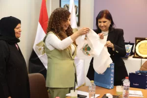 نسرين البغدادي تستعرض جهود ملف تمكين المرأة أمام وفد إئتلاف البرلمانيات العرب 26 - جريدة المساء