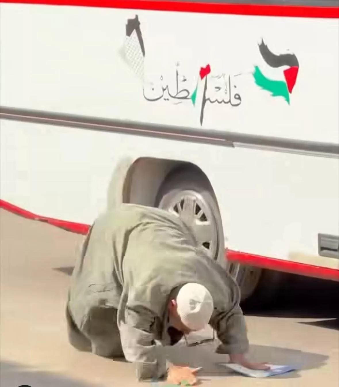 بلا رحمة.. سائق وتباع أتوبيس المنصورة يتسببان في سقوط مسن وسط الطريق! 20 - جريدة المساء