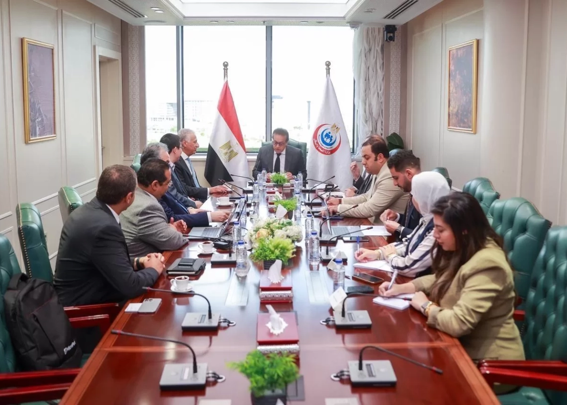 وزير الصحة بحث مع شركتي “تكنوويف” و”ميدبوت” إنشاء مراكز تدريب للجراحة الروبوتية في مصر 20 - جريدة المساء وزير الصحة بحث مع شركتي “تكنوويف” و”ميدبوت” إنشاء مراكز تدريب للجراحة الروبوتية في مصر 19 - جريدة المساء