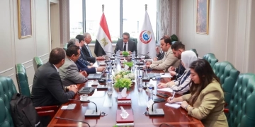 وزير الصحة بحث مع شركتي “تكنوويف” و”ميدبوت” إنشاء مراكز تدريب للجراحة الروبوتية في مصر 2 - جريدة المساء وزير الصحة بحث مع شركتي “تكنوويف” و”ميدبوت” إنشاء مراكز تدريب للجراحة الروبوتية في مصر 1 - جريدة المساء