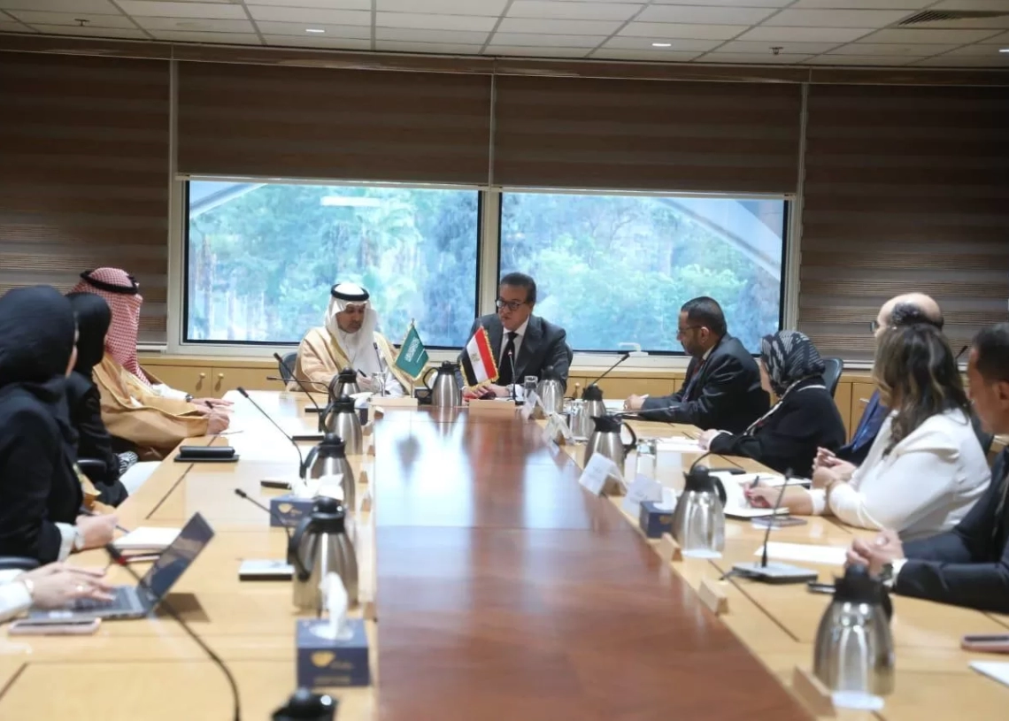وزيرالصحة.. بحث مع نظيره  السعودي والكويتى تعزيز التعاون الصحي المشترك وتوطين الصناعات الدوائية 19 - جريدة المساء