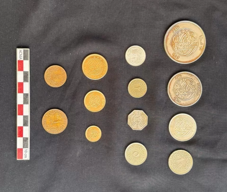 العثور على كبسولة عملات ذهبية..فى أساس فيلا يونانية بالإسكندرية.. وزير السياحة والاثار : الاكتشاف يعكس إسهامات الجاليات الأجنبية فى صياغة هوية المدينة 19 - جريدة المساء