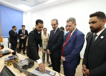 "الروبوت أرم".. مشروع مصري رائد يجمع بين الذكاء الصناعي والتطبيقات العسكرية والطبية 21 - جريدة المساء