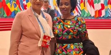 على هامش مشاركتها فى القمة العالمية للمرأة بالصين.. أمل عمار تلتقي وزيرة المرأة بجنوب أفريقيا 2 - جريدة المساء على هامش مشاركتها فى القمة العالمية للمرأة بالصين.. أمل عمار تلتقي وزيرة المرأة بجنوب أفريقيا 1 - جريدة المساء