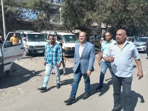 بالصور.. نائب محافظ الجيزة يتفقد مواقف السرفيس بكرداسة وبشتيل لمتابعة إلتزام السائقين بتعريفة الركوب الجديدة 21 - جريدة المساء