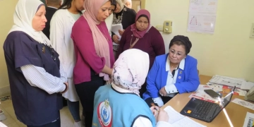 نائبة وزير الصحة فى جولتها بالإسكندرية  تفقدت وحدة طب أسرة الذراع البحري وعقدت اجتماعًا تنسيقيًا لضبط معدلات الولادات القيصرية 1 - جريدة المساء