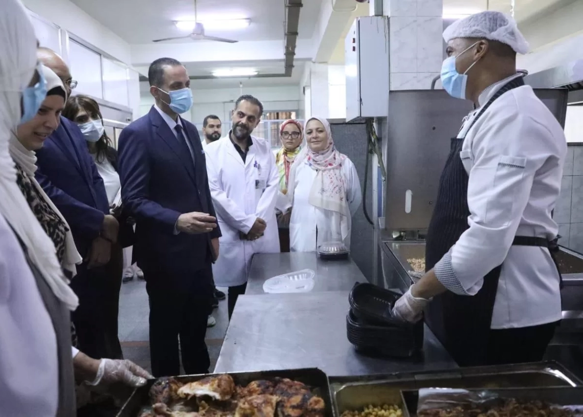 نائب وزير الصحة فى جولة مفاجئة بالقاهرة تفقد المعامل المركزية ومستشفى المنيرة العام 18 - جريدة المساء