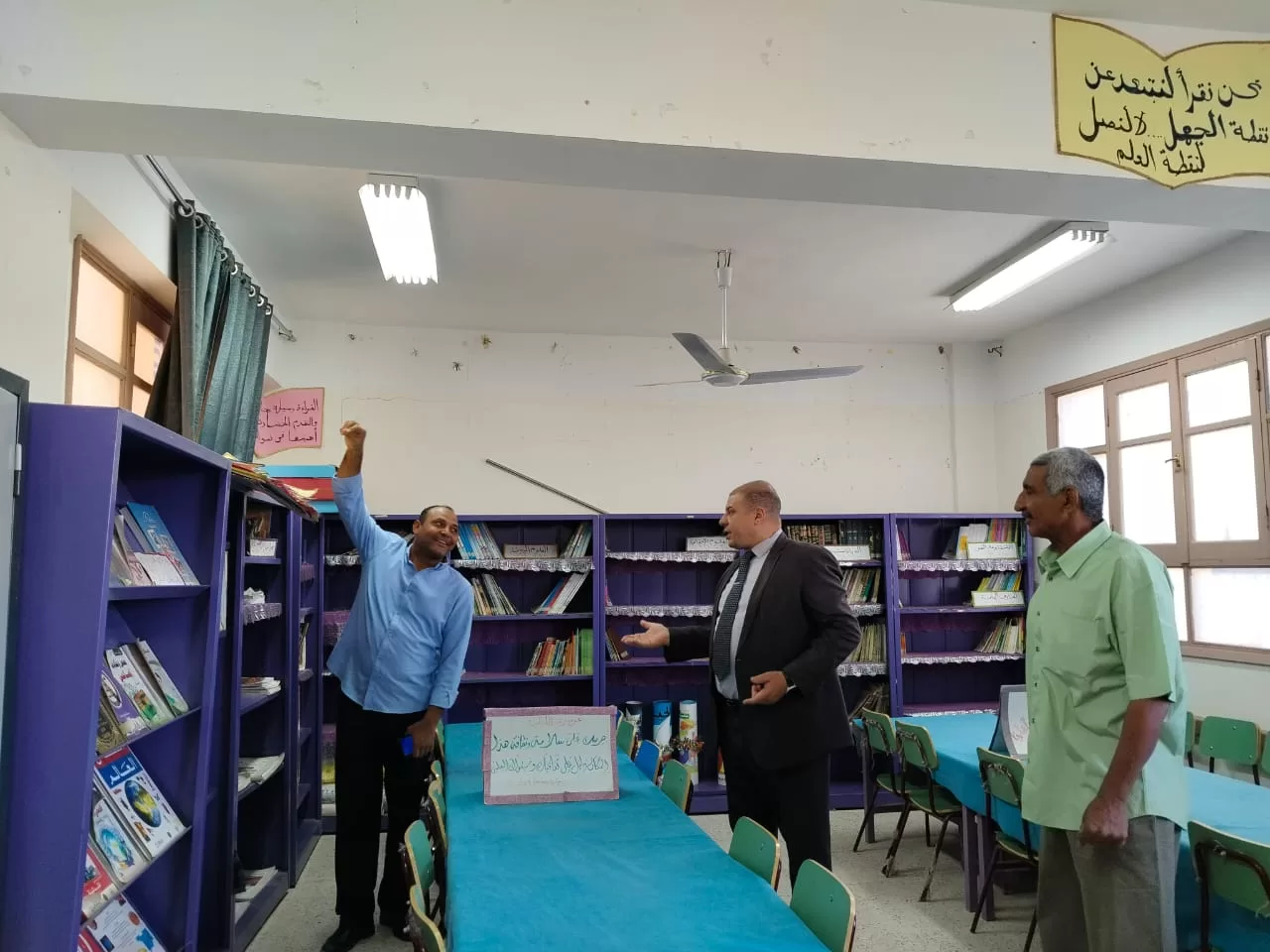 مدير تعليم قنا يفاجئ مدارس الوقف ويشيد بتفاعل الطلاب مع الذكاء الاصطناعي 49 - جريدة المساء