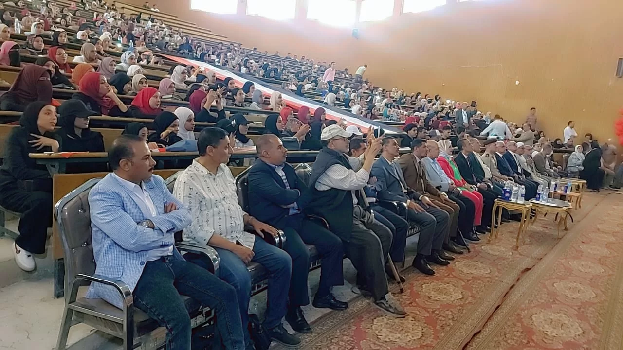 مجمع إعلام قنا يحتفل بذكرى انتصارات أكتوبر بالمعهد العالي للخدمة الاجتماعية 29 - جريدة المساء