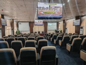 محافظ الجيزة يفتتح مركز خوفو للمؤتمرات بميدان الرماية أمام المتحف الكبير 33 - جريدة المساء محافظ الجيزة يفتتح مركز خوفو للمؤتمرات بميدان الرماية أمام المتحف الكبير 32 - جريدة المساء