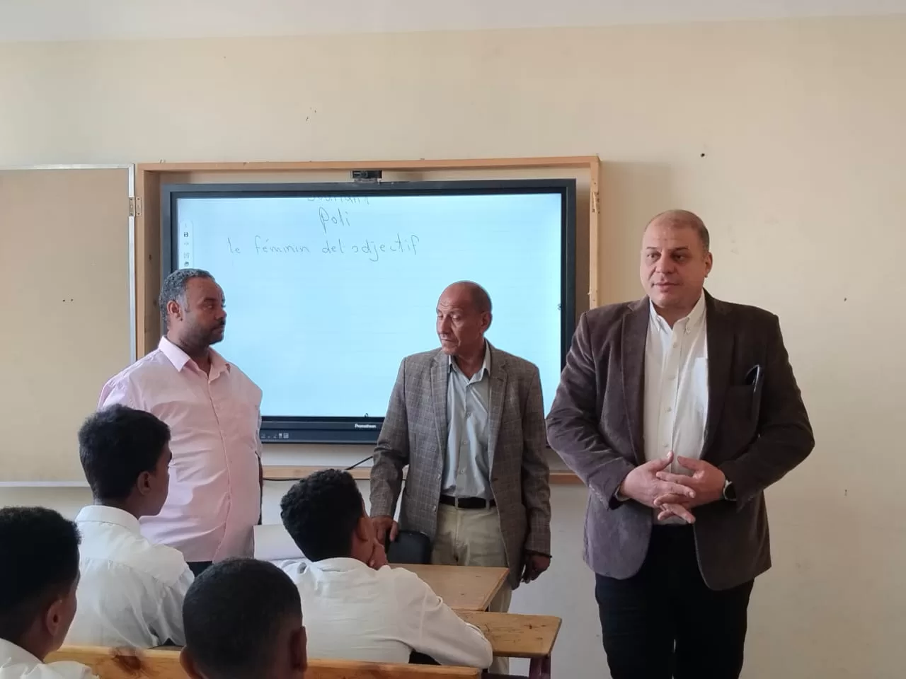 وكيل تعليم قنا: لا تهاون في إثبات حضور الغائبين.. ومحاسبة المخالفين لضمان الانضباط المدرس 26 - جريدة المساء