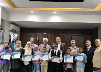 وكيل تعليم قنا يكرم حفظة القرآن الكريم والفائزين في مسابقة الثقافة الإسلامية 21 - جريدة المساء