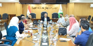 نائب محافظ الجيزة يتابع مشروعات المياه والصرف الصحي بمركزي الصف وأطفيح 1 - جريدة المساء