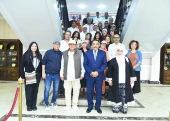 محافظ مطروح يلتقي فنانى ملتقى الفن والحياه بعد عودتهم من سيوة 19 - جريدة المساء