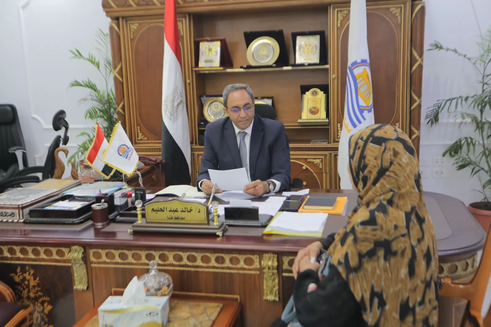 في لفتة إنسانية.. محافظ قنا يستجيب لطلب مواطنة ويكلف بسرعة تلبية احتياجاتها 22 - جريدة المساء