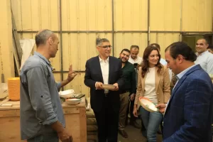 محافظ الجيزة يتفقد مشروعات جهاز رعاية وتشغيل الشباب بعدد من أحياء المحافظة 49 - جريدة المساء