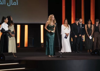 تعرف على اول تعليق لمخرجة الفيلم الفائز بأفضل عمل روائي عربي بمهرجان الجونة السينمائي 15 - جريدة المساء