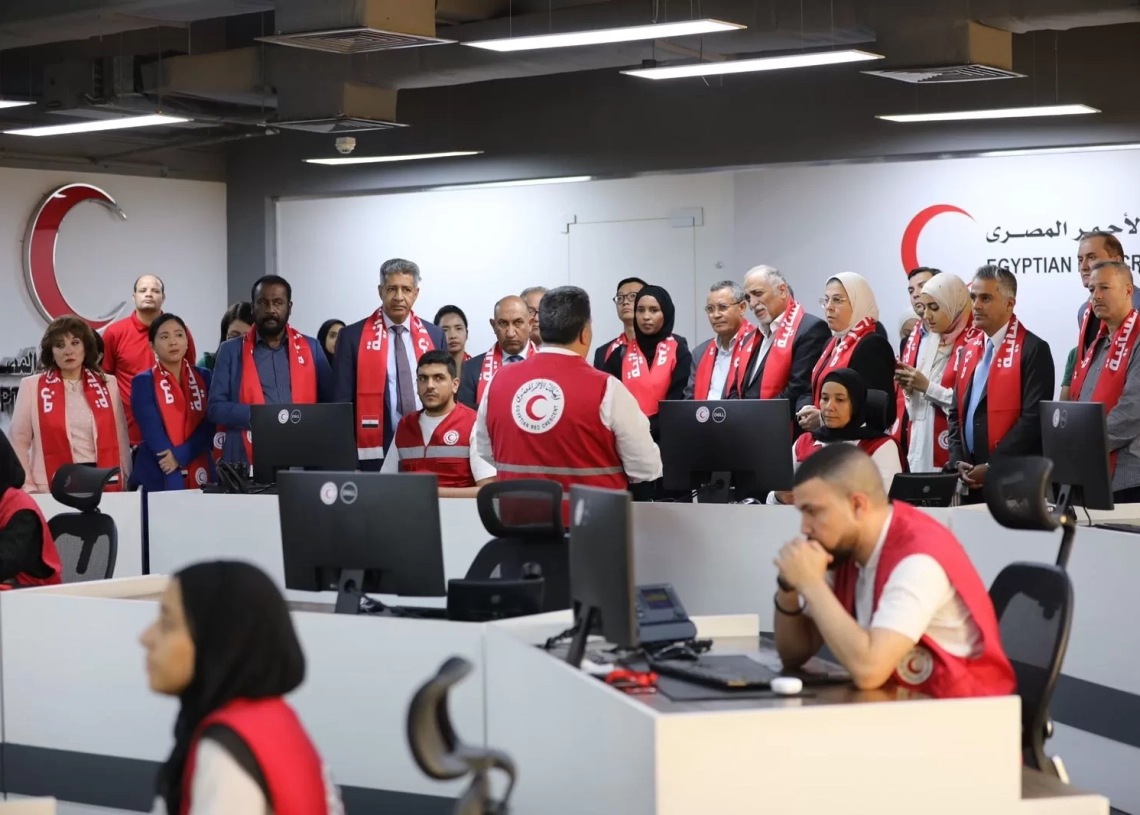 الهلال الأحمر يستعرض جهوده فى أكبر عملية إغاثية في التاريخ الحديث لدعم غزة 19 - جريدة المساء