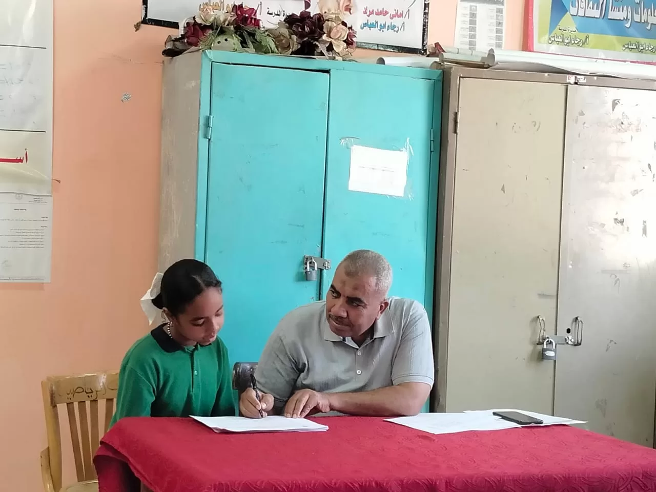 مدير تعليم قنا يتابع انطلاق البرنامج القومي لتنمية مهارات اللغة العربية بـ100 مدرسة 25 - جريدة المساء