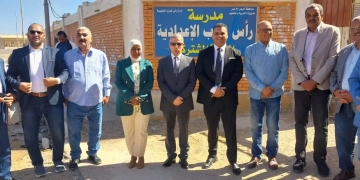 رئيس جامعة الغردقة يعاين مدرسة رأس غارب الإعدادية المهنية لتحويلها إلى كلية الهندسة والطاقة 1 - جريدة المساء