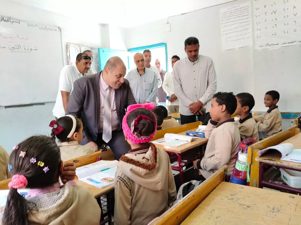 وكيل تعليم قنا يتفقد فعاليات البرنامج القومي لتنمية مهارات اللغة العربية بمدارس قفط 28 - جريدة المساء وكيل تعليم قنا يتفقد فعاليات البرنامج القومي لتنمية مهارات اللغة العربية بمدارس قفط 27 - جريدة المساء