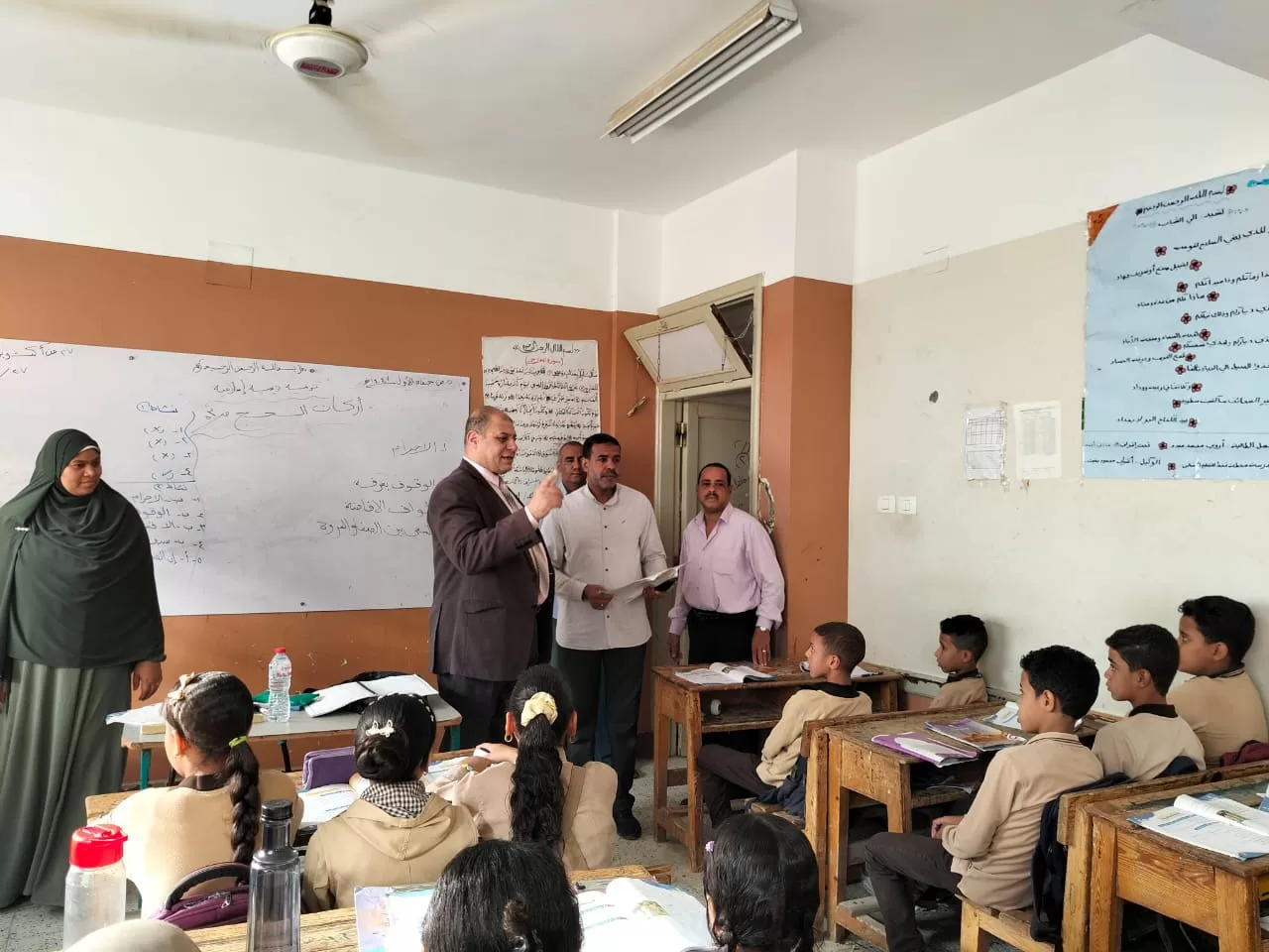 وكيل تعليم قنا يتفقد فعاليات البرنامج القومي لتنمية مهارات اللغة العربية بمدارس قفط 25 - جريدة المساء