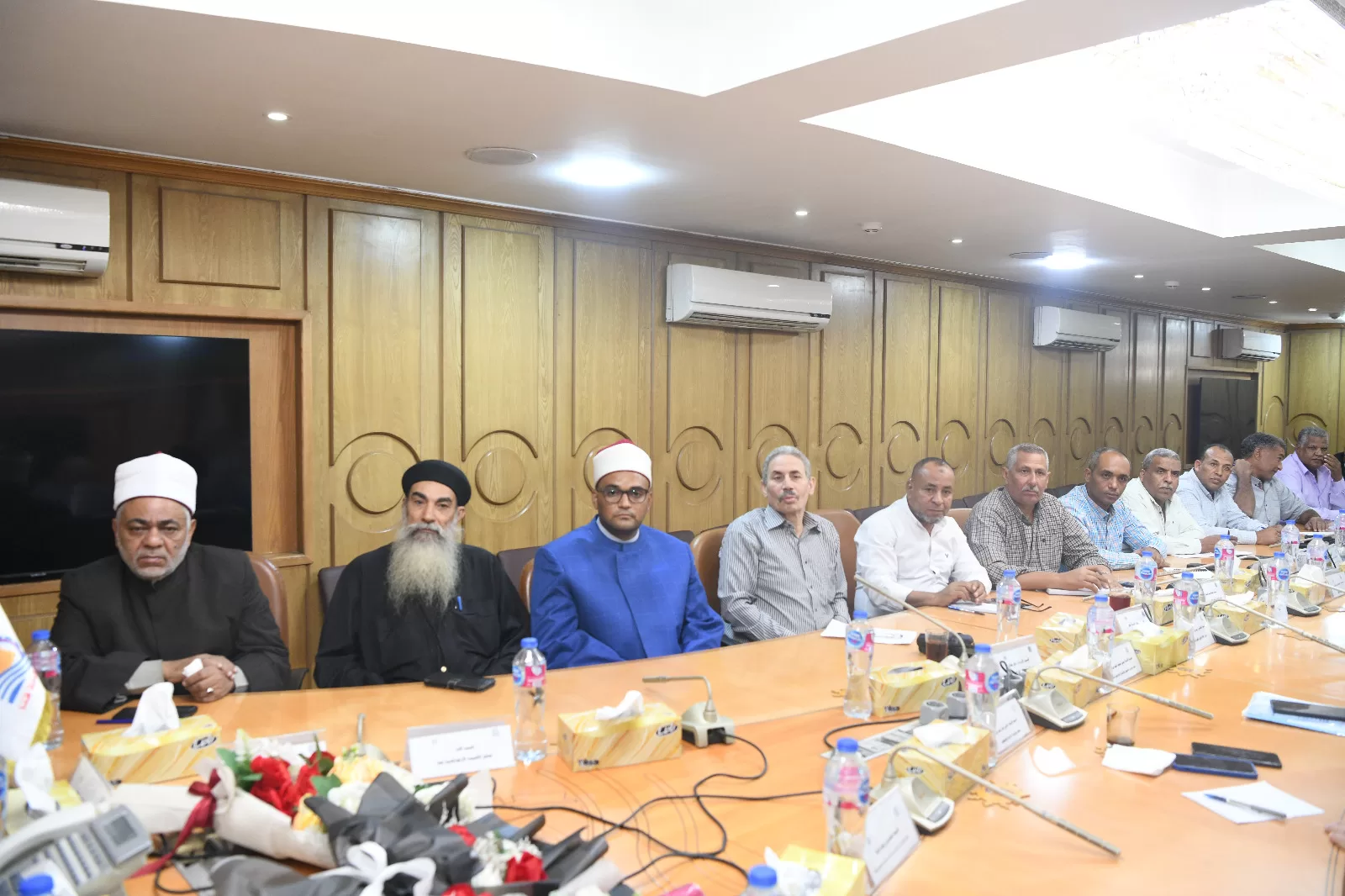 محافظ قنا يتابع جاهزية المراكز الانتخابية استعدادًا لانتخابات مجلس النواب 2025 33 - جريدة المساء