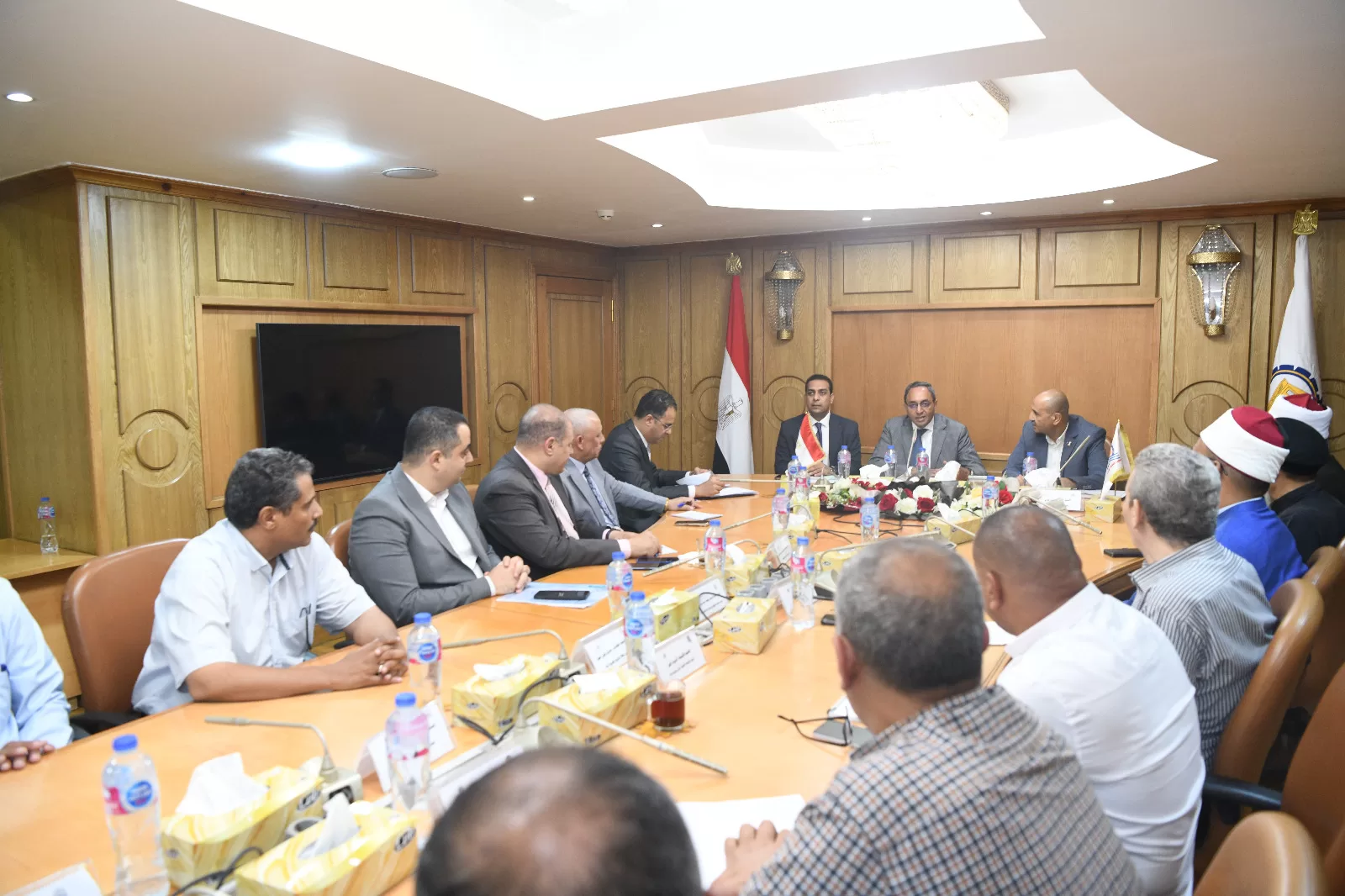 محافظ قنا يتابع جاهزية المراكز الانتخابية استعدادًا لانتخابات مجلس النواب 2025 29 - جريدة المساء