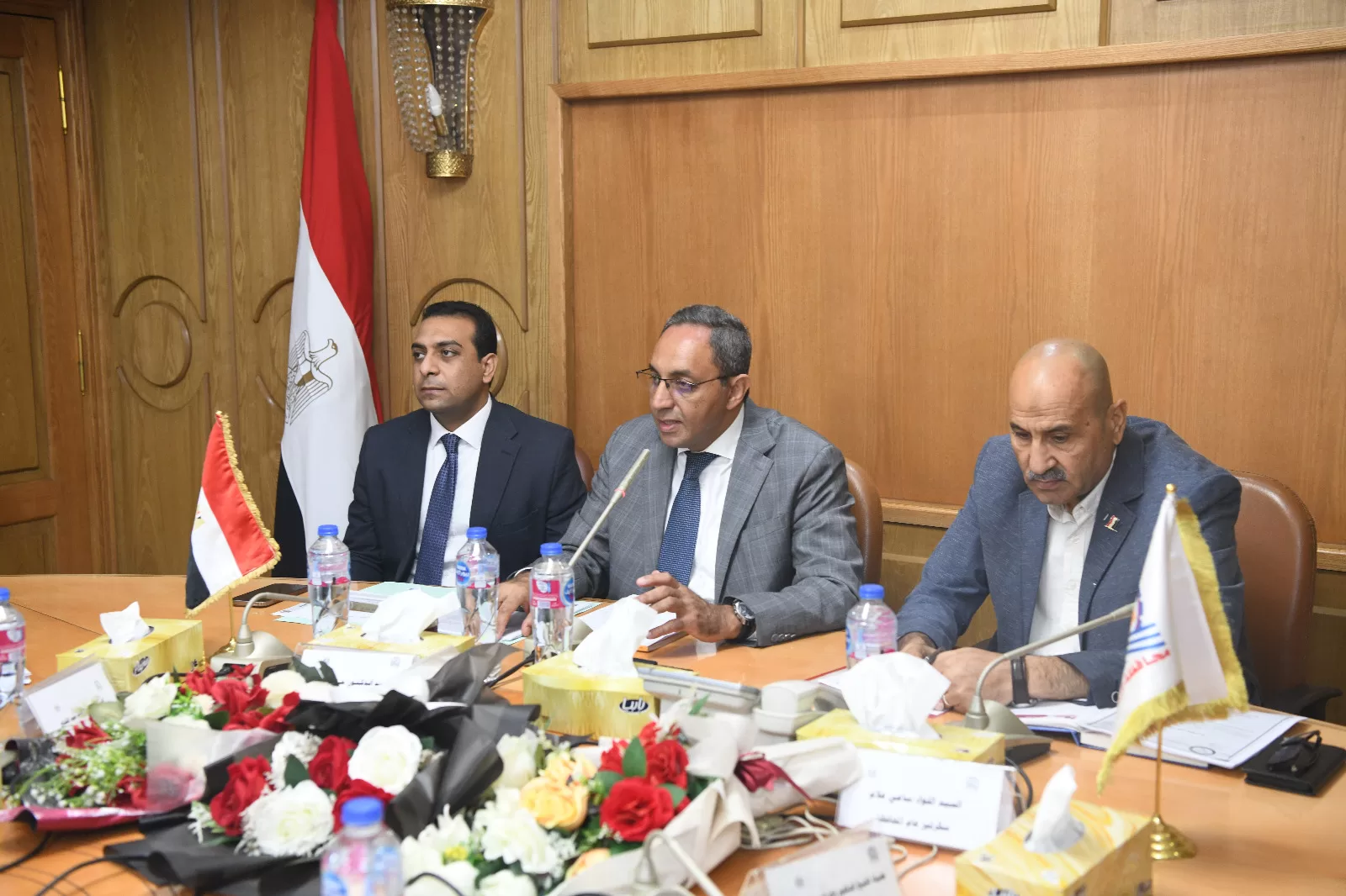 محافظ قنا يتابع جاهزية المراكز الانتخابية استعدادًا لانتخابات مجلس النواب 2025 27 - جريدة المساء