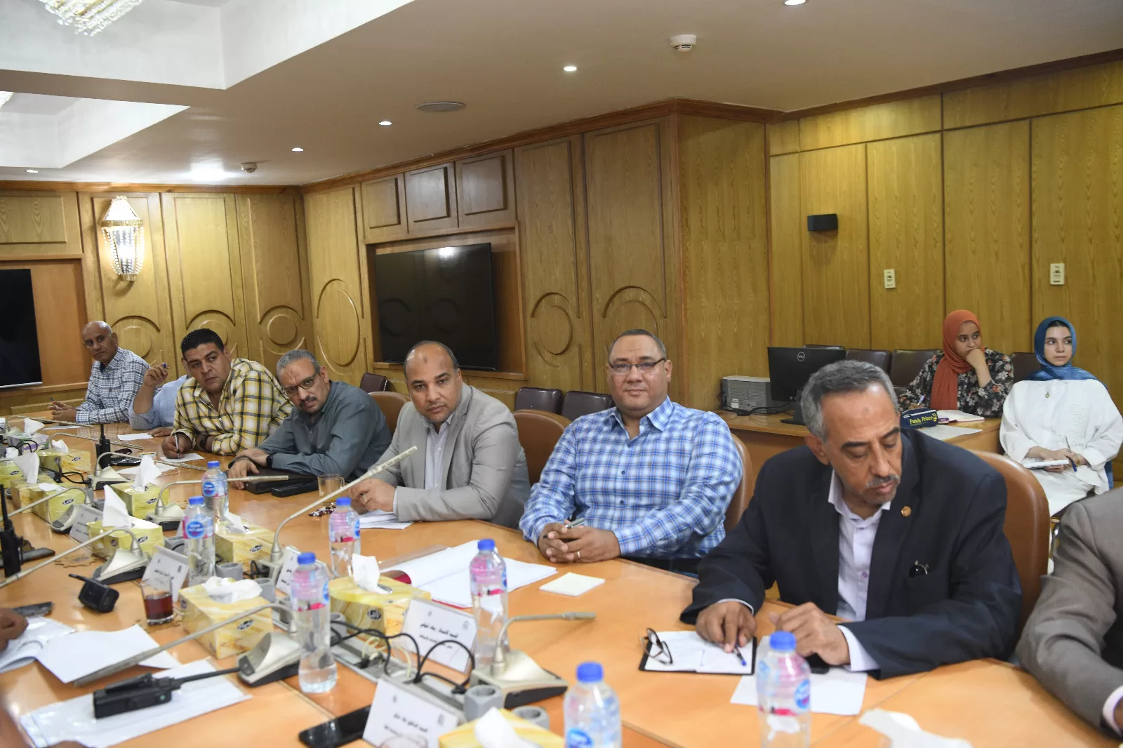 محافظ قنا يتابع جاهزية المراكز الانتخابية استعدادًا لانتخابات مجلس النواب 2025 23 - جريدة المساء