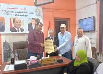 أعاد تأهيل 55 عمود إنارة.. أهالي قري العياط يكرمون رئيس المدينة لجهوده في إعادة الحياة للمركز 15 - جريدة المساء