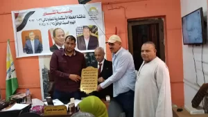 أعاد تأهيل 55 عمود إنارة.. أهالي قري العياط يكرمون رئيس المدينة لجهوده في إعادة الحياة للمركز 33 - جريدة المساء