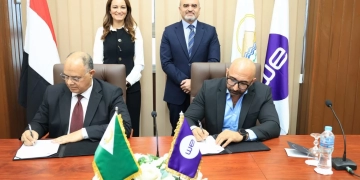 محافظة الجيزة توقع بروتوكول مع الشركة المصرية للاتصالات (We) لتقديم خدمات للمنطقة الصناعية بأبو رواش 2 - جريدة المساء محافظة الجيزة توقع بروتوكول مع الشركة المصرية للاتصالات (We) لتقديم خدمات للمنطقة الصناعية بأبو رواش 1 - جريدة المساء