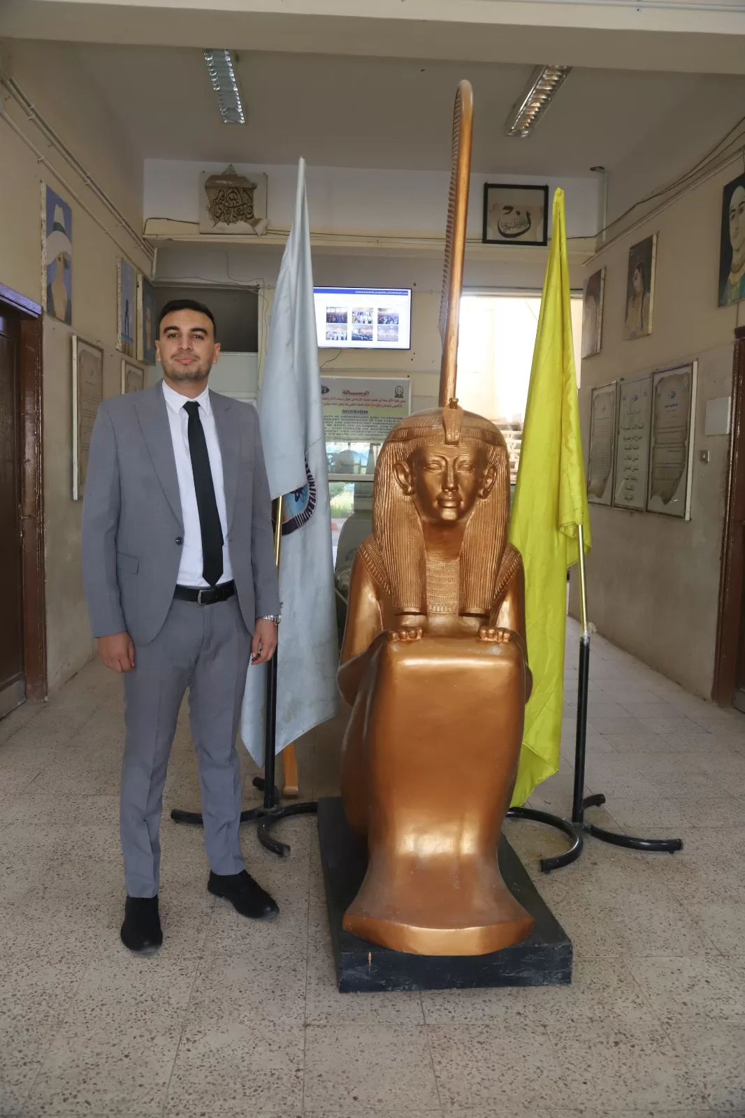 مناقشة رسالة ماجستير بآثار قنا حول نقود مدينة مشهد من العصر التيموري حتى القاجاري 39 - جريدة المساء