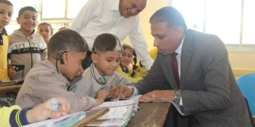 جولات ميدانية لوكيل تعليم الجيزة لضمان جودة الأداء والانضباط داخل المدارس 1 - جريدة المساء