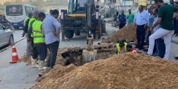 محافظة الجيزة: غلق مؤقت للمياه بمنطقة الضغط بحدائق الأهرام لحين إصلاح كسر بخط قطر 800مم 2 - جريدة المساء محافظة الجيزة: غلق مؤقت للمياه بمنطقة الضغط بحدائق الأهرام لحين إصلاح كسر بخط قطر 800مم 1 - جريدة المساء