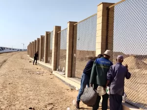 بالصور.. رفع كفاءة سور المنطقة الأثرية بالطريق السياحي استعدادًا لافتتاح المتحف المصري الكبير 37 - جريدة المساء