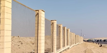 بالصور.. رفع كفاءة سور المنطقة الأثرية بالطريق السياحي استعدادًا لافتتاح المتحف المصري الكبير 1 - جريدة المساء