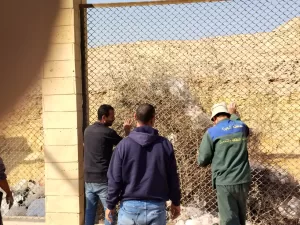 بالصور.. رفع كفاءة سور المنطقة الأثرية بالطريق السياحي استعدادًا لافتتاح المتحف المصري الكبير 31 - جريدة المساء