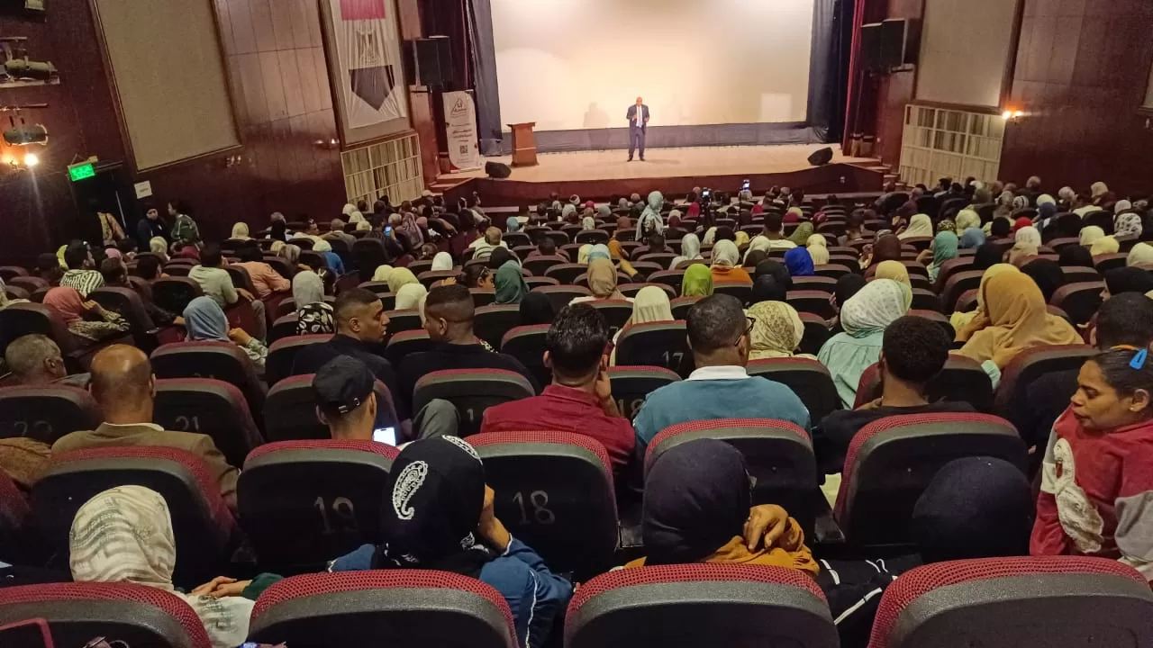 جمعية أنا مصري بقنا تحتفل بنصر أكتوبر.. واللواء نصر سالم يروي بطولات العزة 33 - جريدة المساء