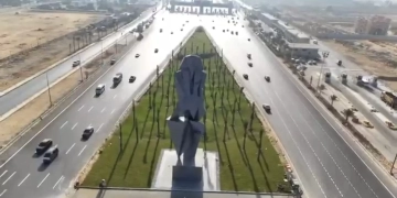 محافظ الجيزة يتفقد اللمسات النهائية لأعمال التطوير والتجميل استعدادا لافتتاح المتحف الكبير 1 - جريدة المساء